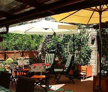 Orchid Corner Guesthouse Мета Екстериор снимка