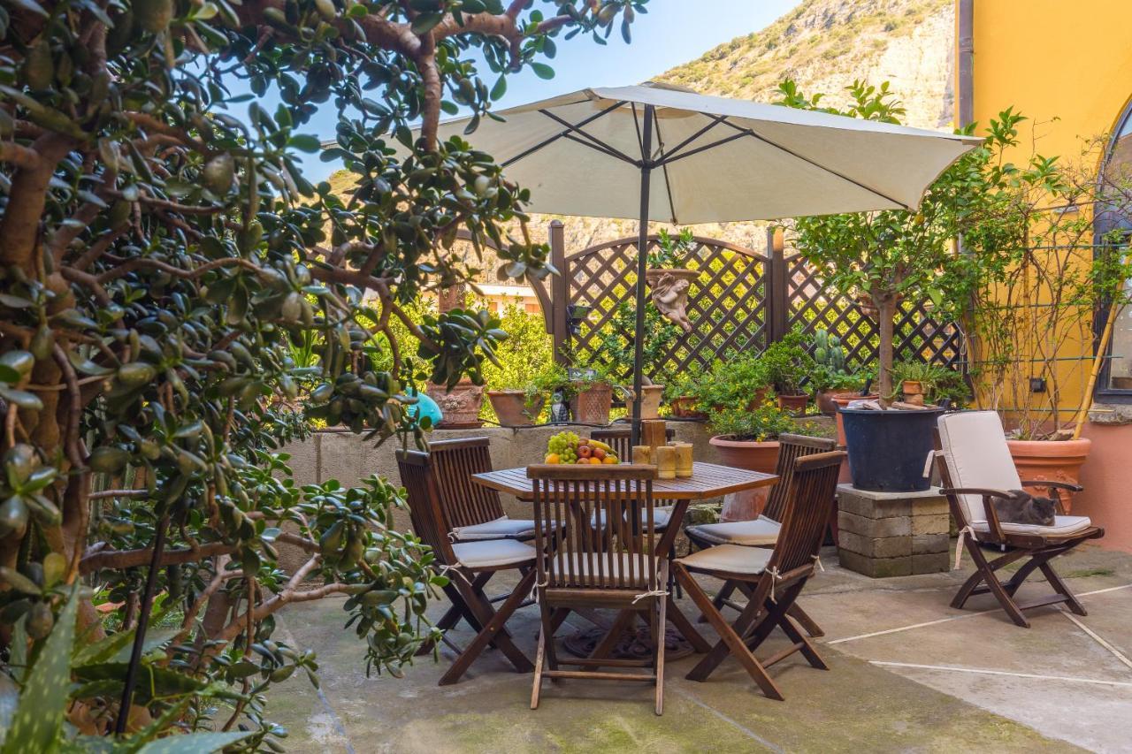 Orchid Corner Guesthouse Мета Екстериор снимка